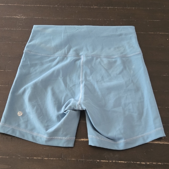 Lululemon Wunder Train High Rise Short - Picture 2 of 6